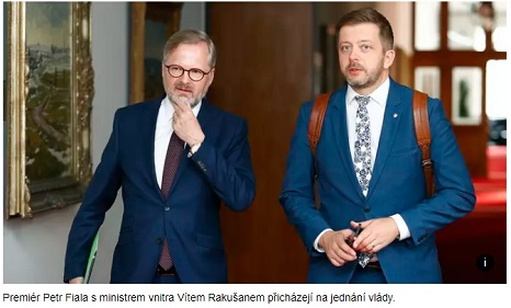 Premiér Petr Fiala s ministrem vnitra Vítem Rakušanem