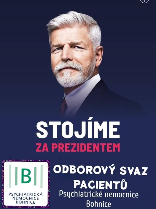 On tam musí 